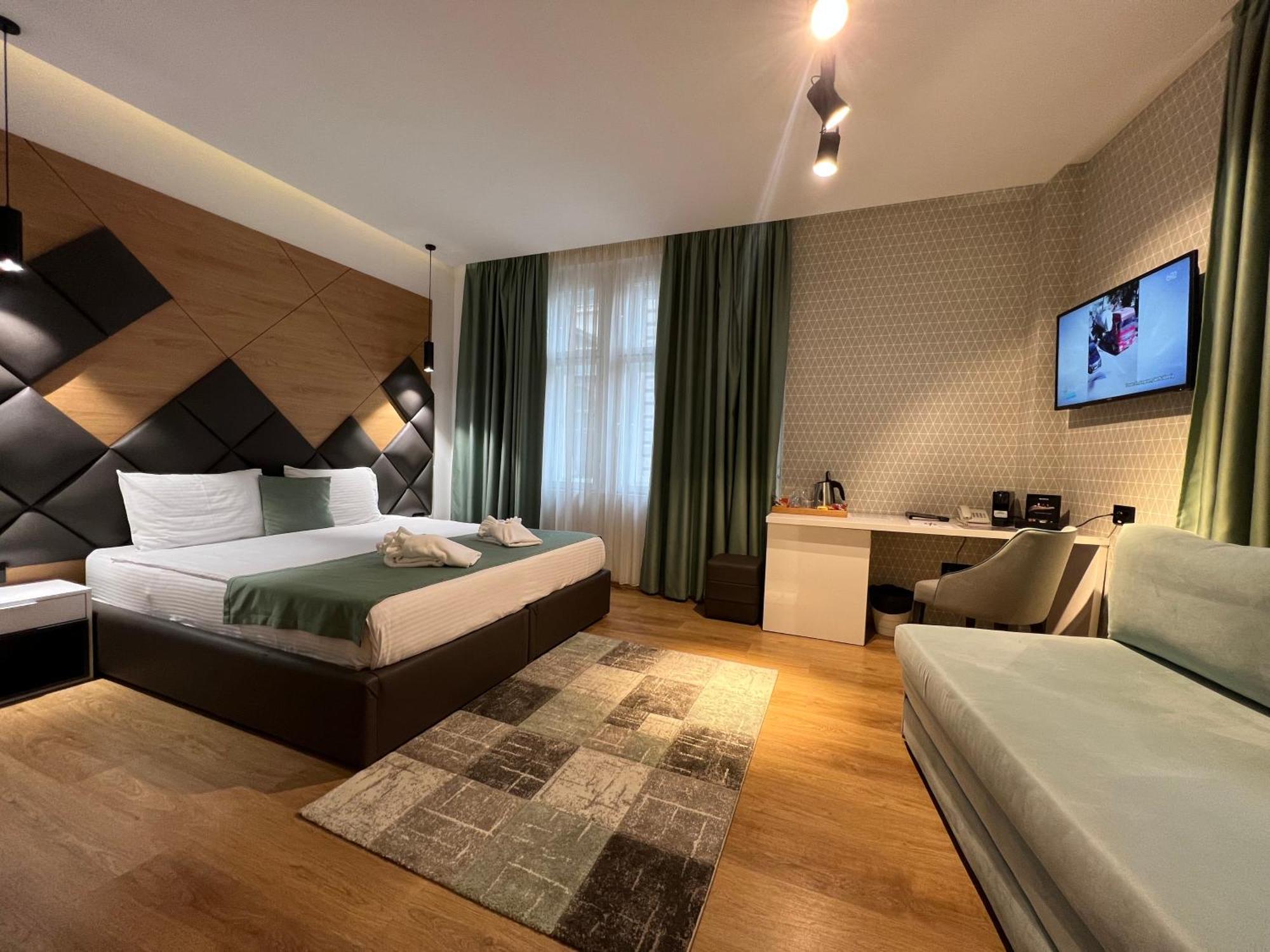 Capital Hotel Garni Belgrade Room photo